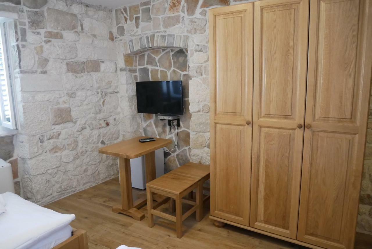 Guest House Jere Old Town Rogoznica  Esterno foto