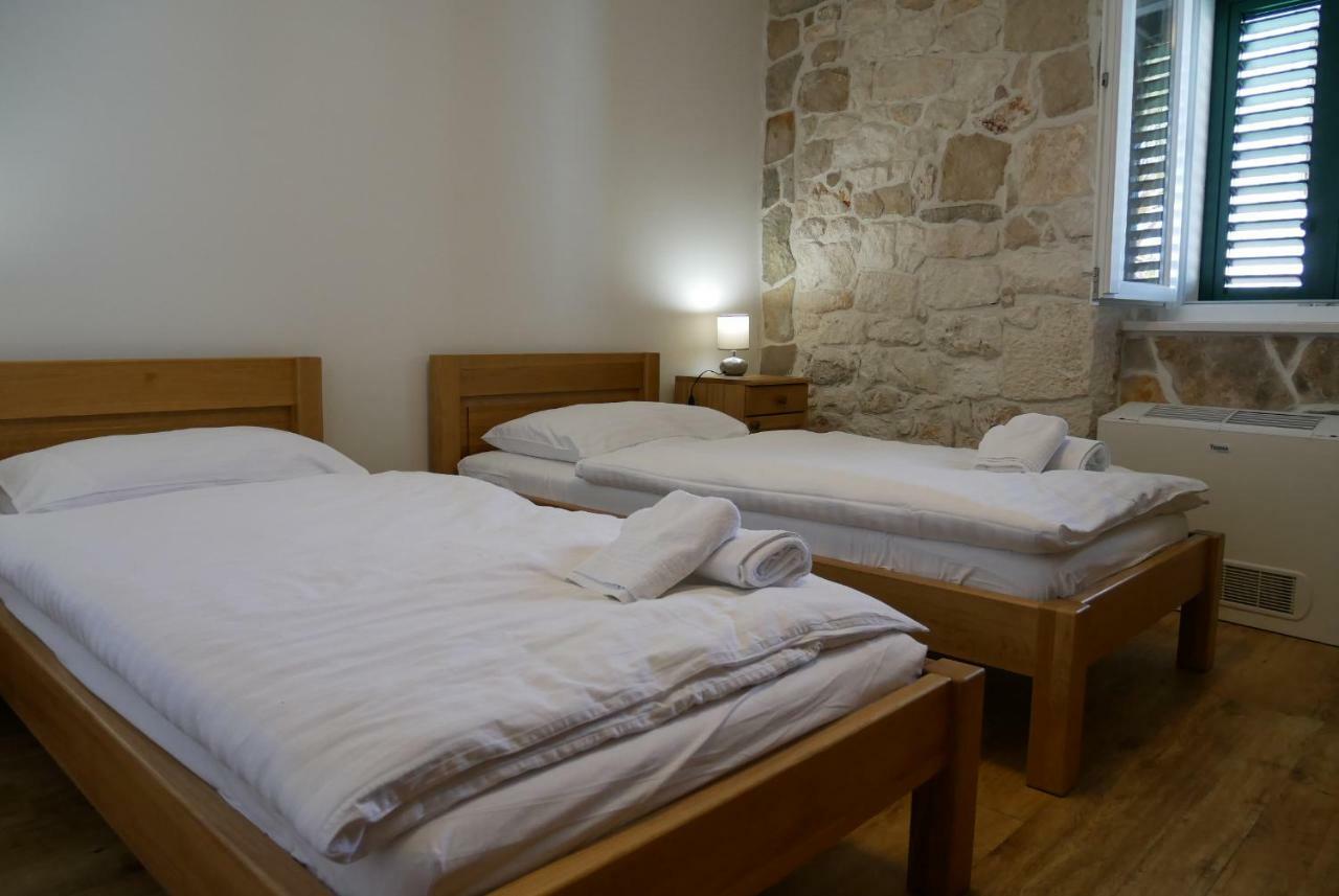 Guest House Jere Old Town Rogoznica  Esterno foto